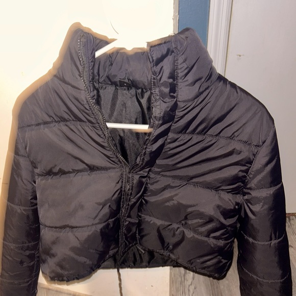 Blk Crop Puffer Coat - Picture 3 of 3